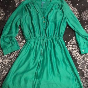 Long sleeve green short dress